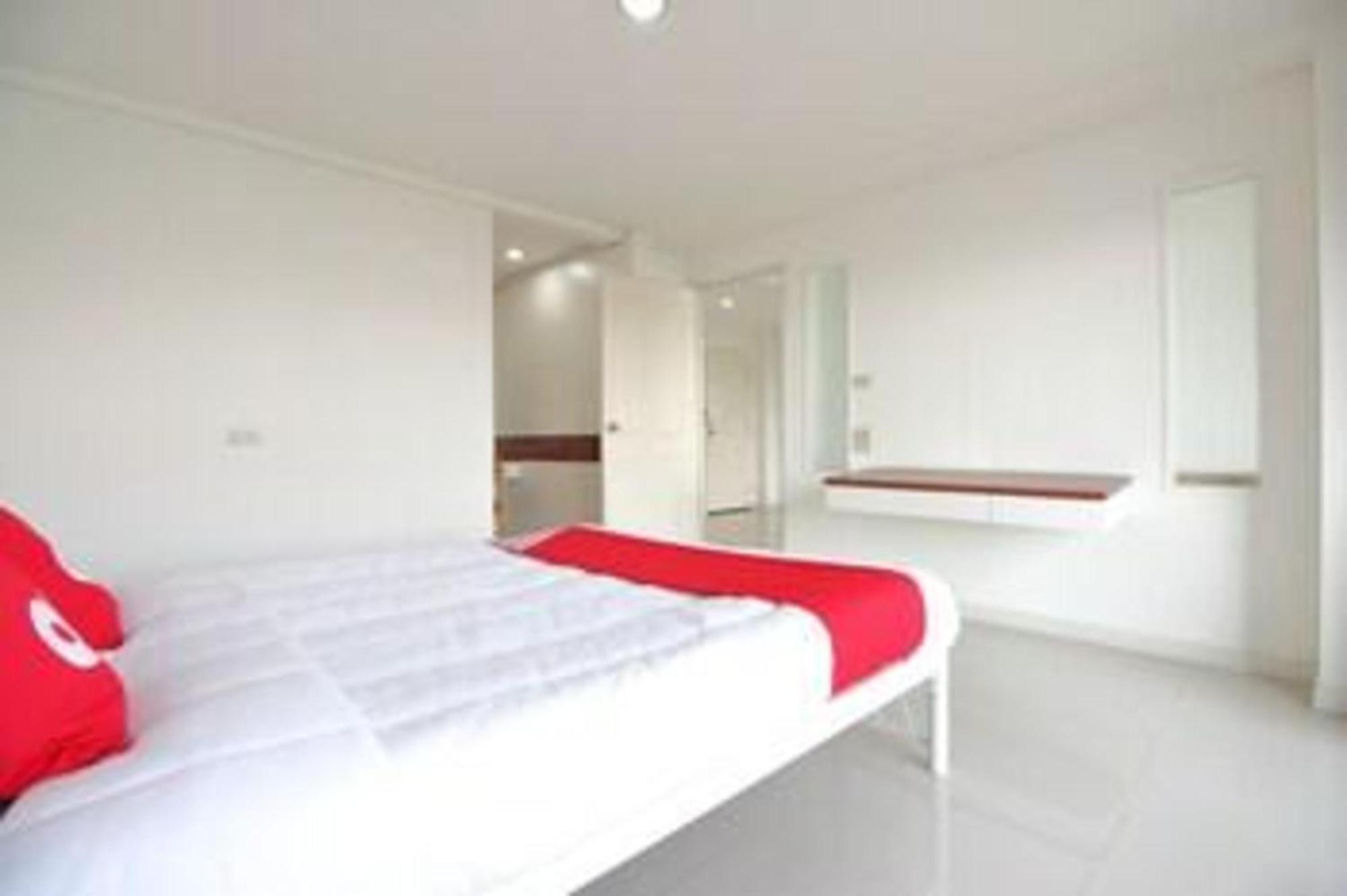 Super Oyo 498 Ladawan Villa Bangkok Exterior foto