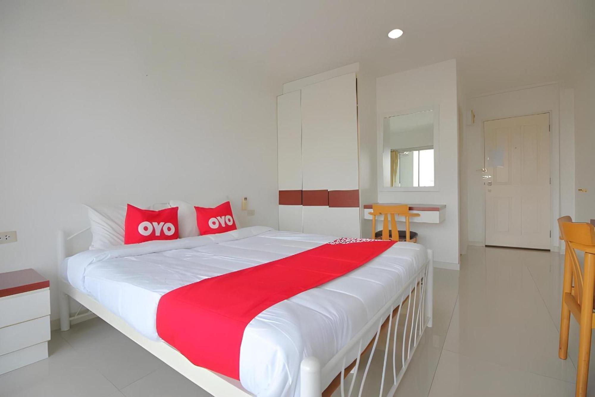 Super Oyo 498 Ladawan Villa Bangkok Exterior foto